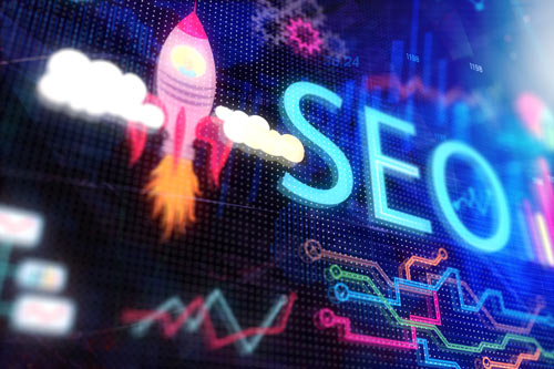 Comparaison entre SEO et publicité pour développer la visibilité d’une entreprise